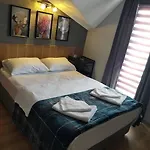 아파트호텔 Akdeniz 말마리스